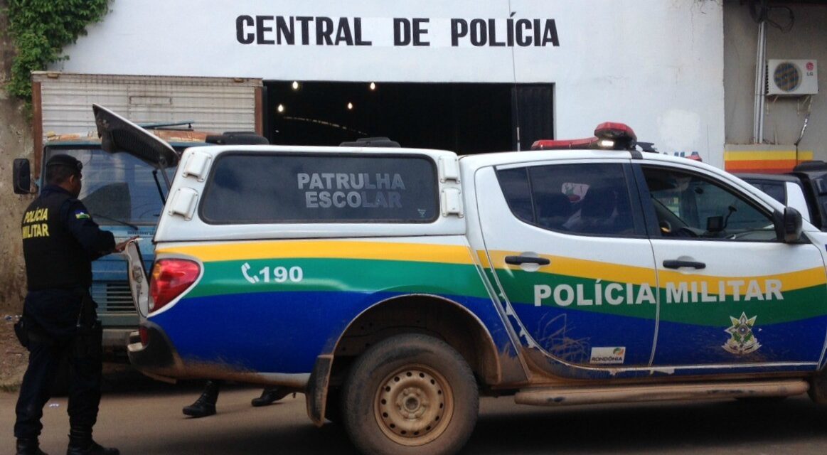 Homem é preso após agredir e ameaçar esposa com facão em Porto Velho