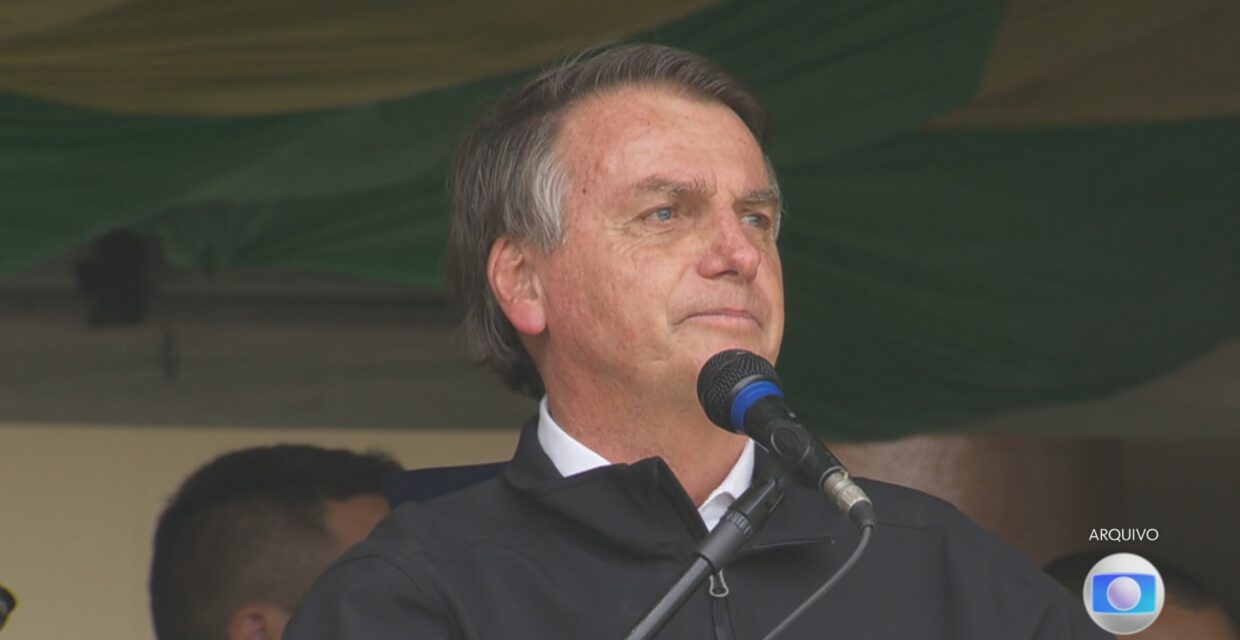 Ministro Alexandre de Moraes solicita posicionamento da PGR sobre pedido de prisão domiciliar de Jair Bolsonaro