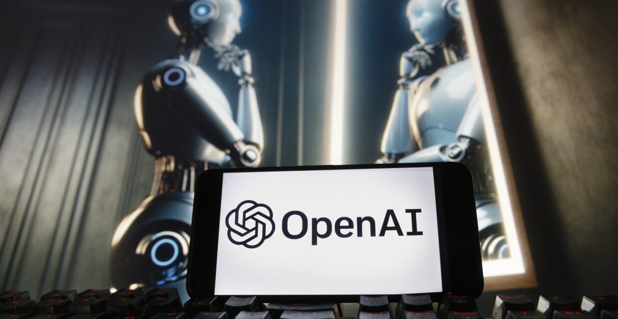 OpenAI interrompe desenvolvimento de chatbot com conteúdo sexual explícito