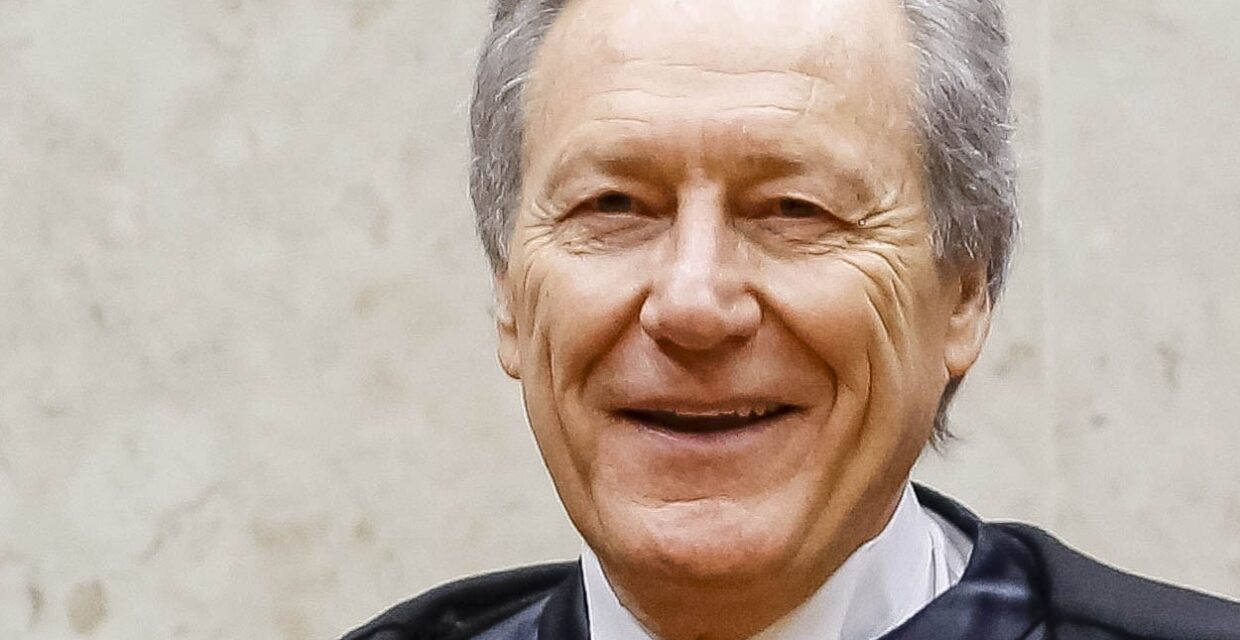 STF adia para fevereiro análise de pedidos de indulto relacionados ao mensalão do PT