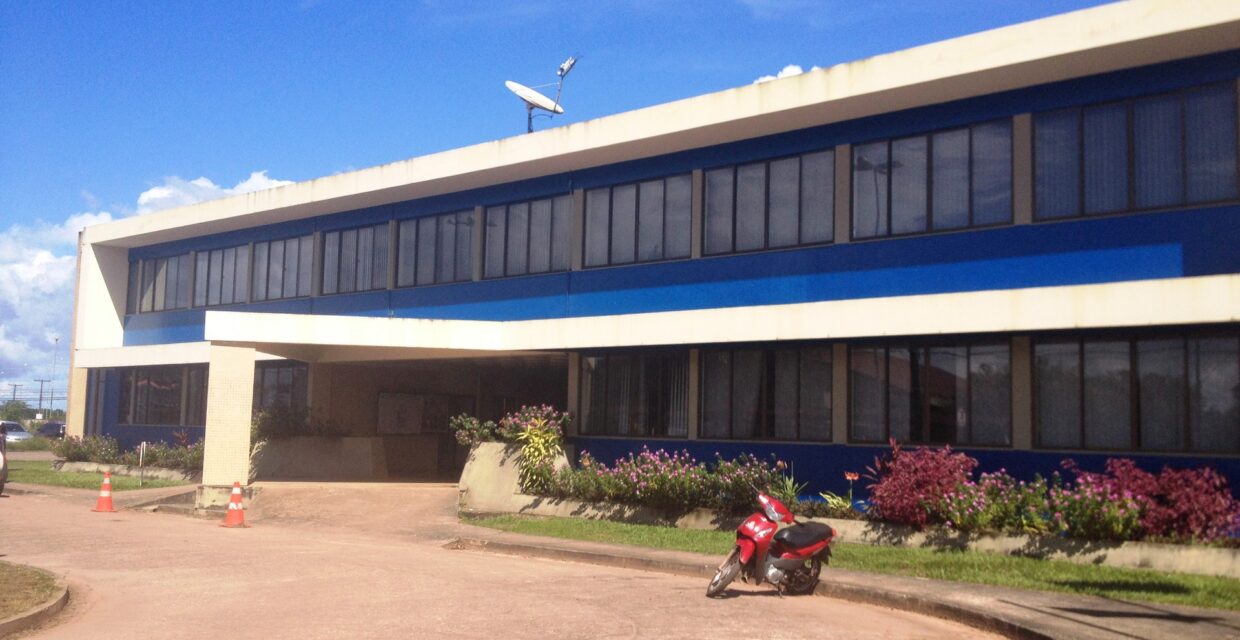 Unifap anuncia concurso para professor titular em Ciências Ambientais com salário de até R$ 19,3 mil