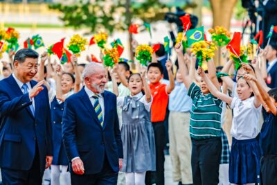 Brasil entre Estados Unidos e China na Estratégia Global de Inteligência Artificial