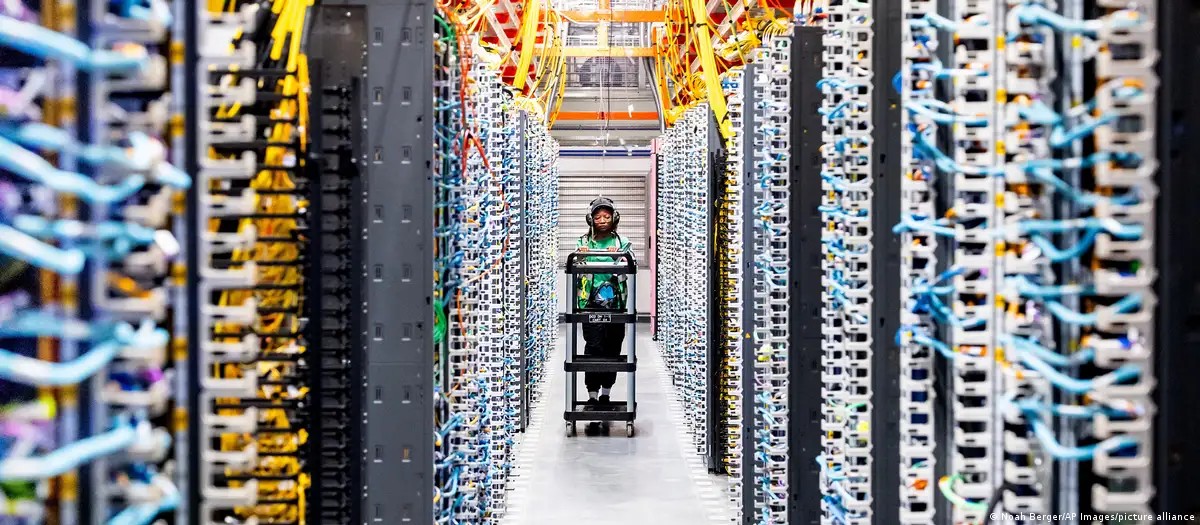 Crescimento da Inteligência Artificial Eleva Demanda e Desafia Capacidade Energética dos EUA, Aponta Executiva da Alphabet