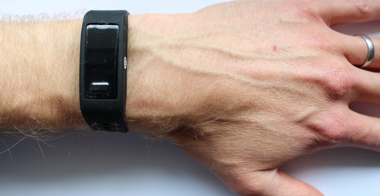 Desafios na Inclusão de Idosos em Pesquisas com Dispositivos Wearables