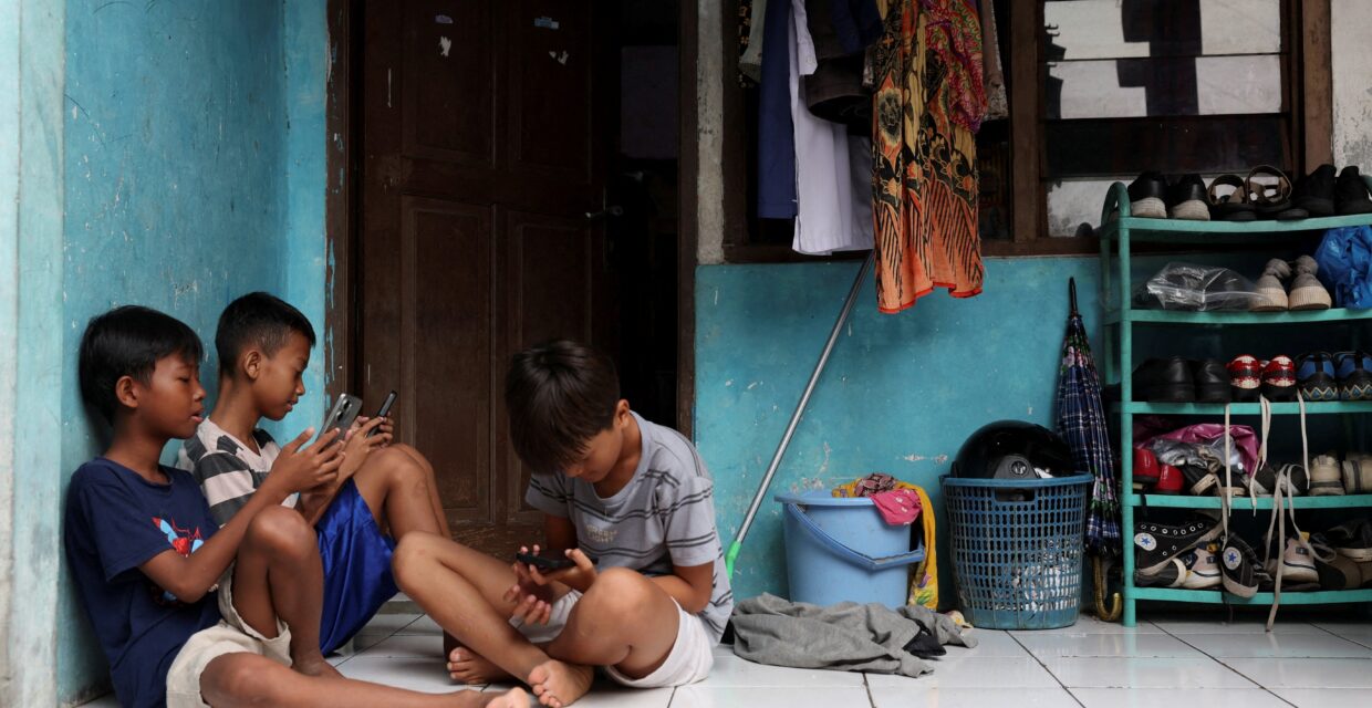 Indonésia estabelece limite mínimo de 16 anos para uso de redes sociais