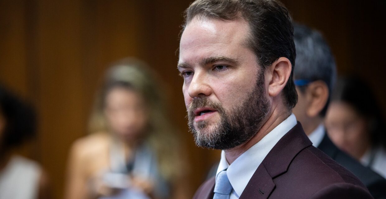 Ministro da Fazenda defende transição setorial para fim da escala 6×1 e rejeita custo ao Tesouro