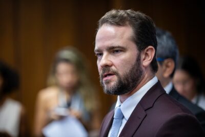 Ministro da Fazenda defende transição setorial para fim da escala 6×1 e rejeita custo ao Tesouro