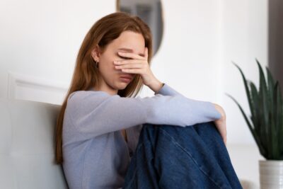 Pesquisa Global Revela Persistência de Visões Tradicionais sobre Gênero entre Jovens