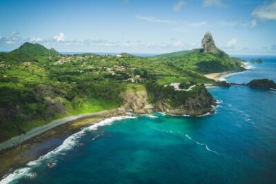 Proposta de Gestão Compartilhada para Fernando de Noronha Gera Debate entre Moradores e Autoridades