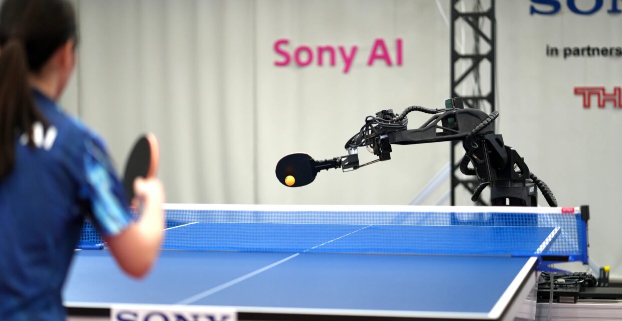 Robô desenvolvido pela Sony AI supera atletas profissionais em partidas oficiais de tênis de mesa