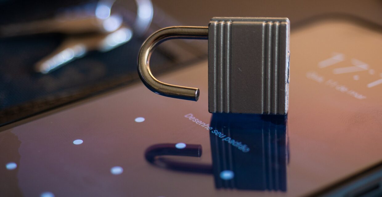 Técnicas e Ferramentas Utilizadas pela Polícia para Recuperação de Dados em Celulares e Nuvem