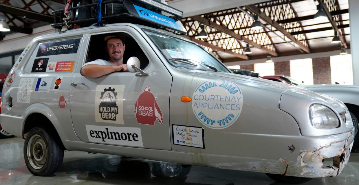 Travessia da África em veículo de três rodas destaca desafios e superação