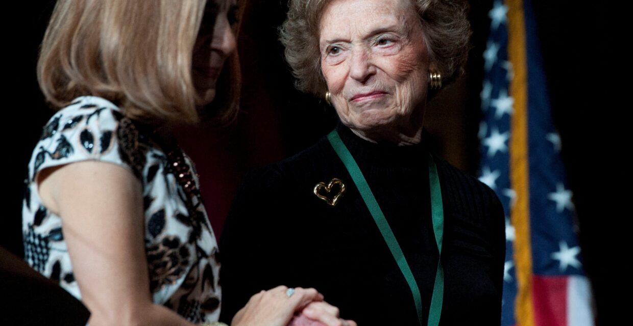 Morre Doris Fisher, cofundadora da rede de varejo Gap aos 94 anos