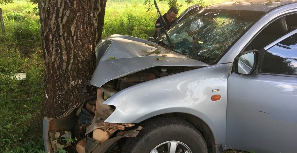 Veículo oficial da Prefeitura de Macapá sofre acidente na Rodovia AP-070 com cinco ocupantes feridos