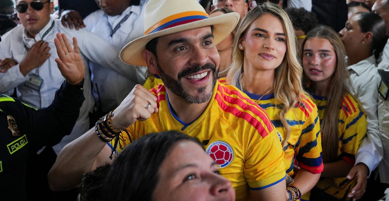 Abelardo de la Espriella lidera apuração preliminar e recebe apoio internacional após eleições presidenciais na Colômbia