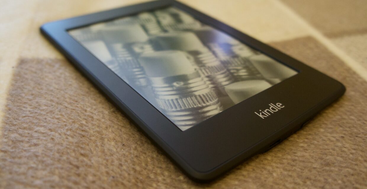 Amazon descontinua suporte a modelos antigos do Kindle, impactando usuários de longa data