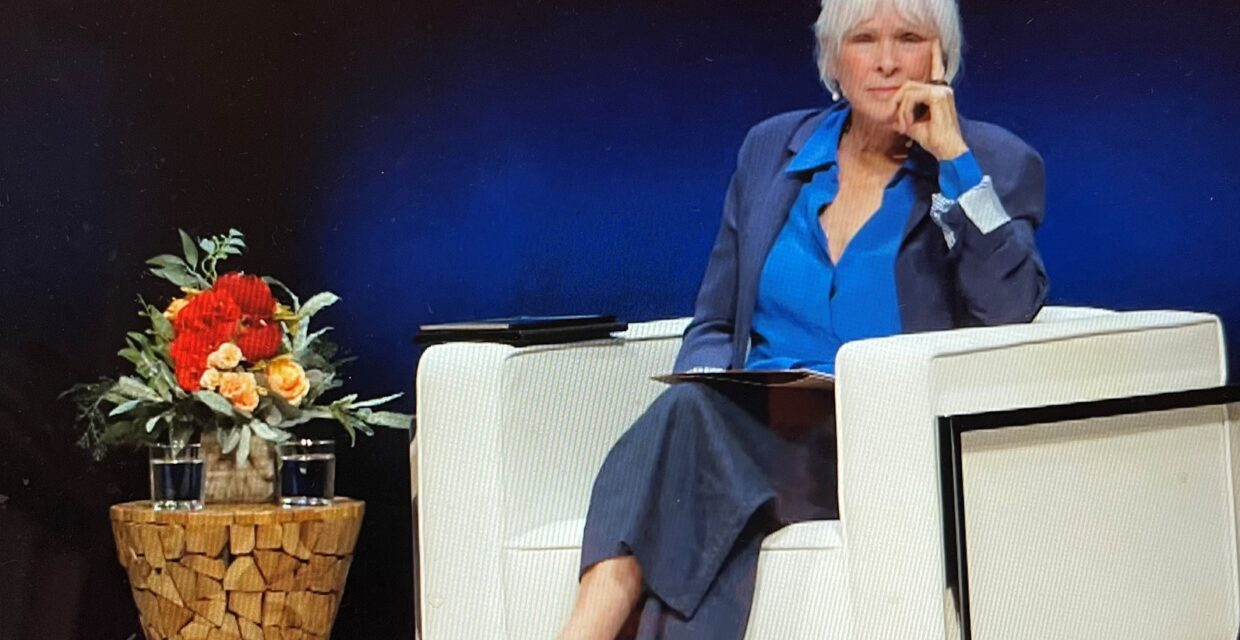 Byron Katie e o Método ‘O Trabalho’: Um Caminho para Reduzir o Sofrimento por Meio da Autoconsciência