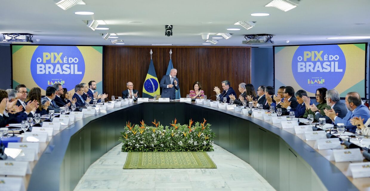 Lula Reúne Equipe Ministerial para Avaliar Estratégias Diante de Pressões Comerciais dos EUA