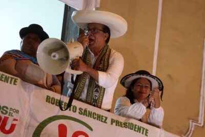 Peru: Protestos marcam impasse nas eleições presidenciais entre Sánchez e Fujimori