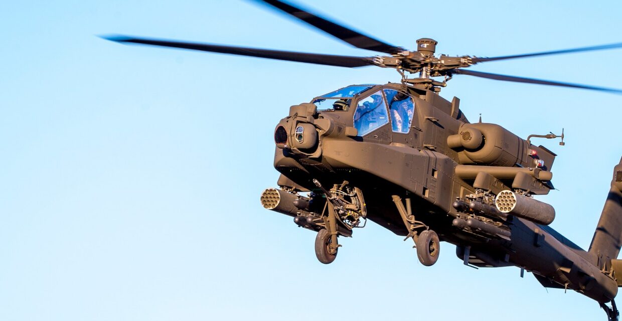 Pilotos de helicóptero americano resgatados após queda no Estreito de Ormuz