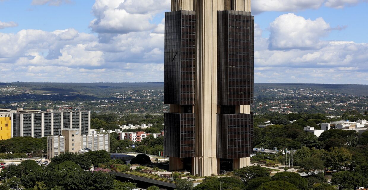Senado deve votar PEC que estabelece autonomia financeira ao Banco Central e inclui PIX na Constituição