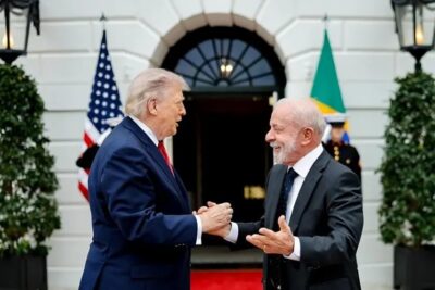 Análise do governo brasileiro destaca caráter político em nova tarifa dos EUA sobre produtos nacionais
