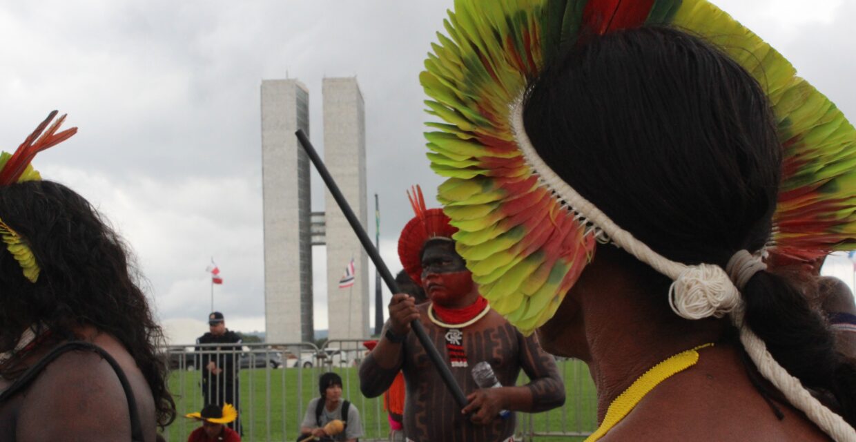 Câmara aprova projeto que autoriza uso de símbolos culturais em fotos de documentos oficiais