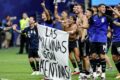Fifa pode abrir processo contra Argentina após exibição de faixa sobre Malvinas na semifinal da Copa do Mundo