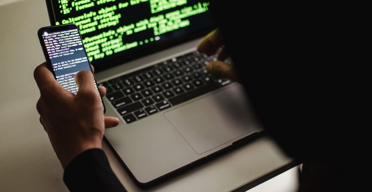Análise do Mercado de Trabalho em Tecnologia: Salários, Demandas e Competências em 2026