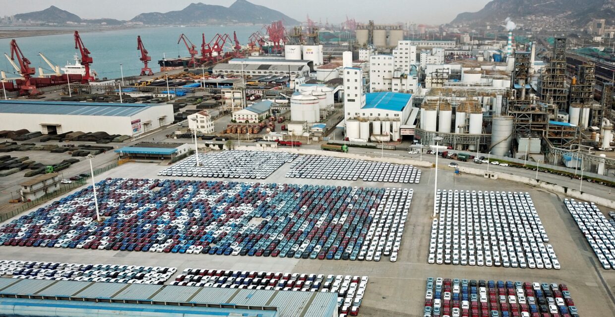 Mercado Automotivo Chinês Registra Queda Interna e Expansão Significativa nas Exportações