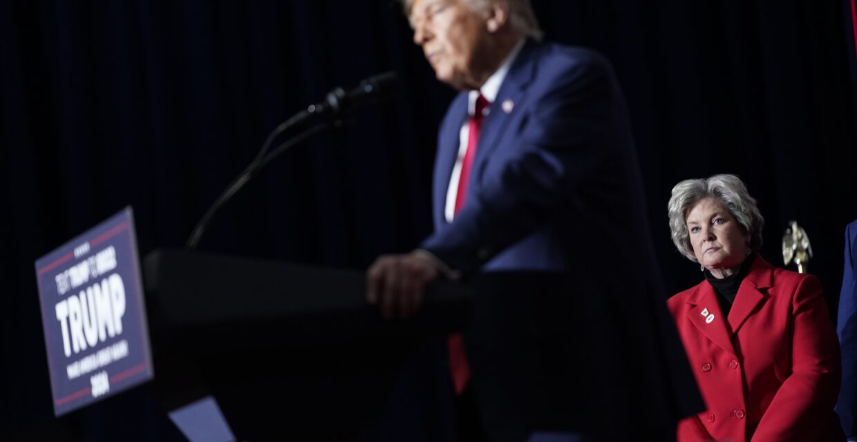Chefe de Gabinete de Donald Trump anuncia cura do câncer de mama