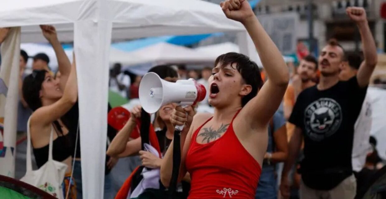 Crise Habitacional na Espanha: Despejo de Idosa Mobiliza Protestos em Madri