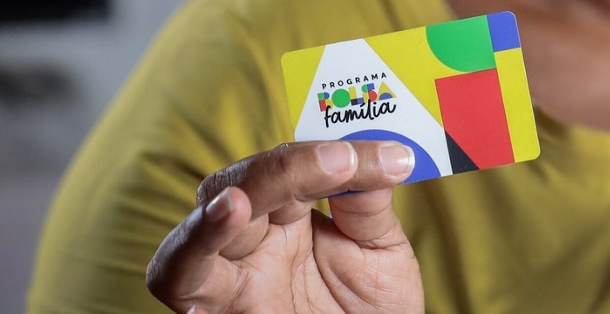 Reajuste do Bolsa Família próximo às eleições gera debate sobre impacto fiscal e momento político