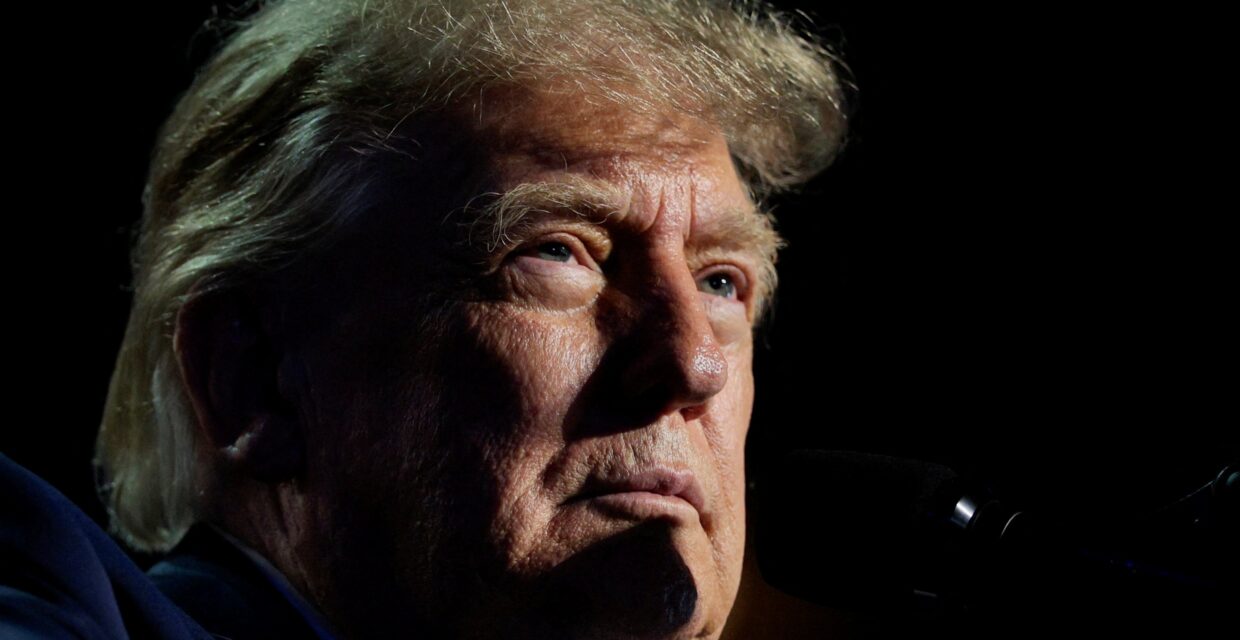 Trump anuncia reembolsos para americanos cobrados indevidamente pelo Obamacare e promete pagamento condicionado a vitória republicana