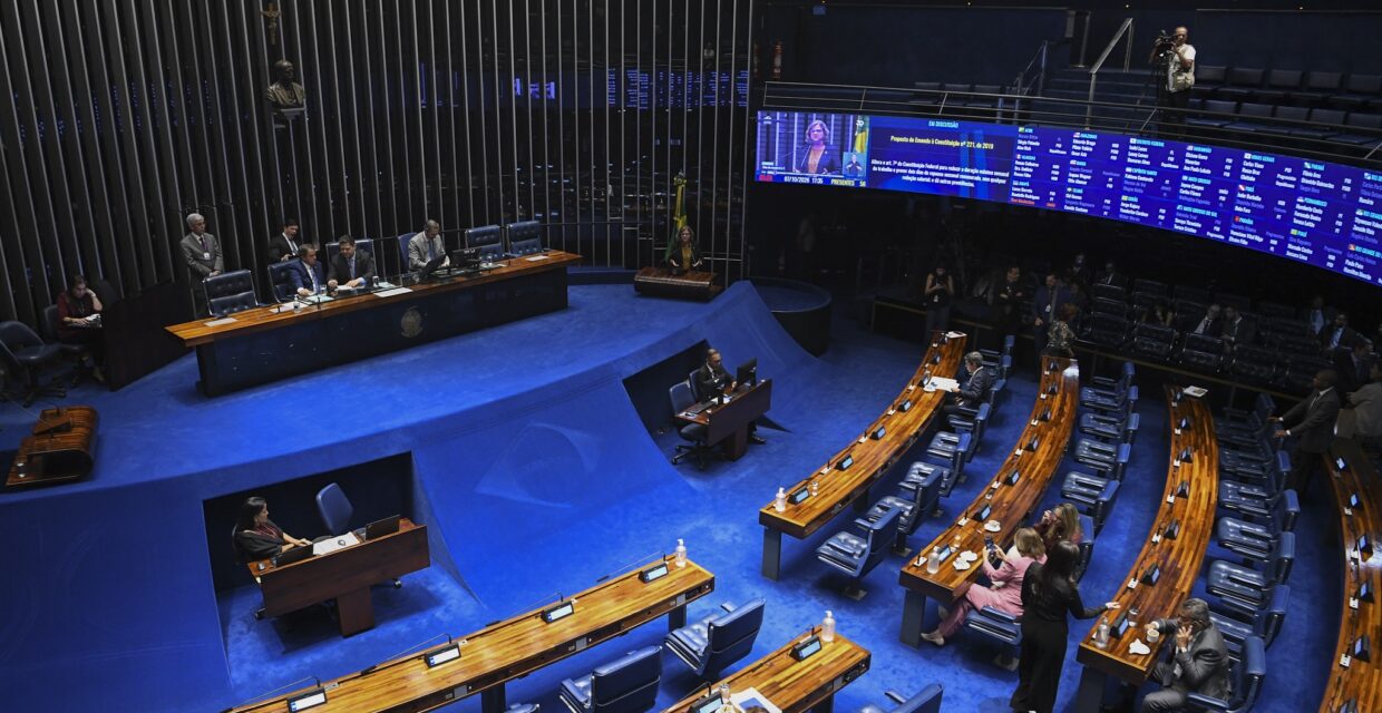 Senado conclui terceira sessão de debate sobre PEC que propõe o fim da escala 6×1
